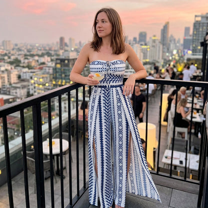 👗 Geometric Jumpsuit with Halter Neckline & Side Slit – Unique print & elastic back