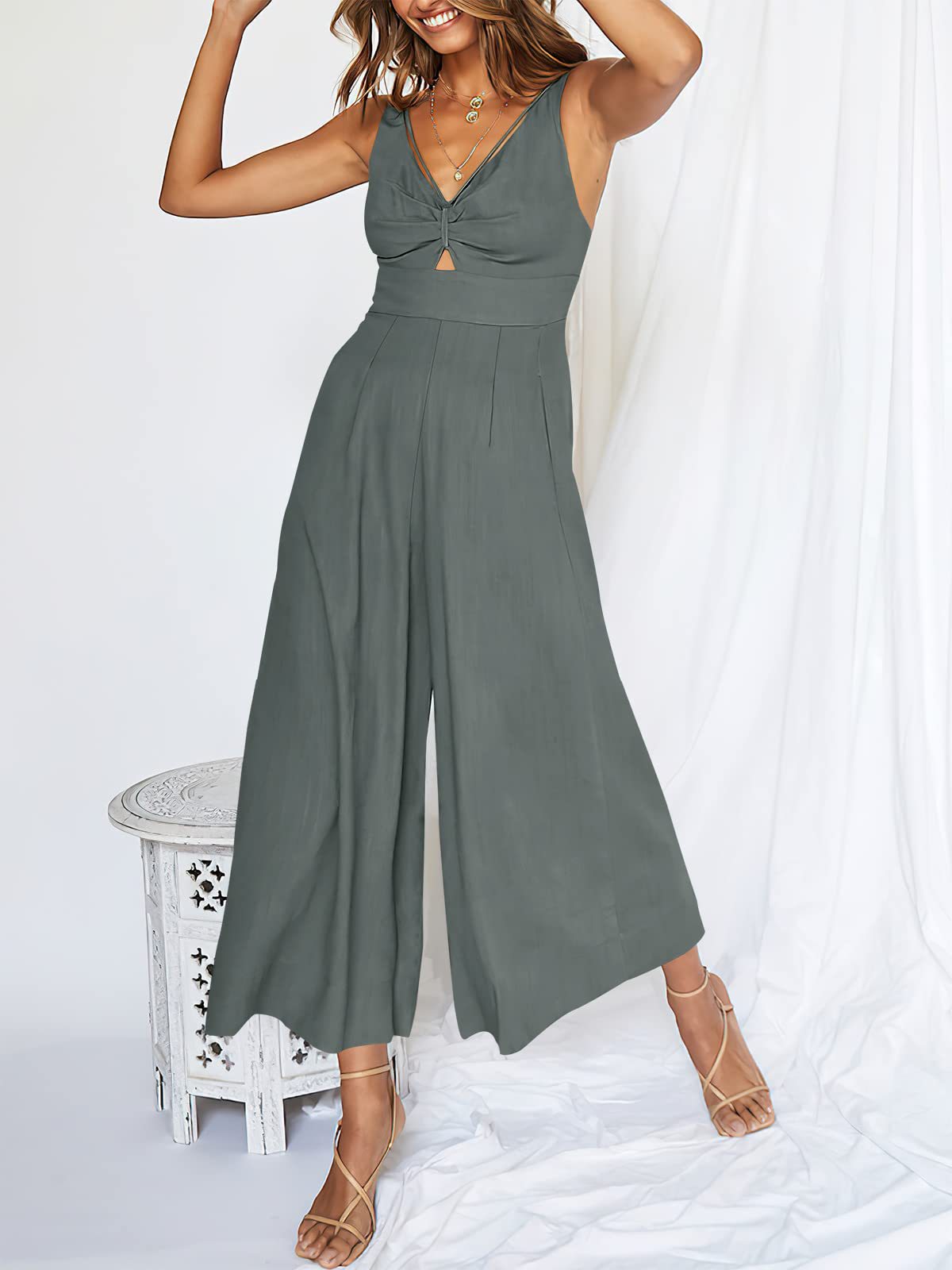 💃🔥🔥Create your unique charm with our V-neck high waist jumpsuit, and be the center of attention at any party!🔥✈️🔥