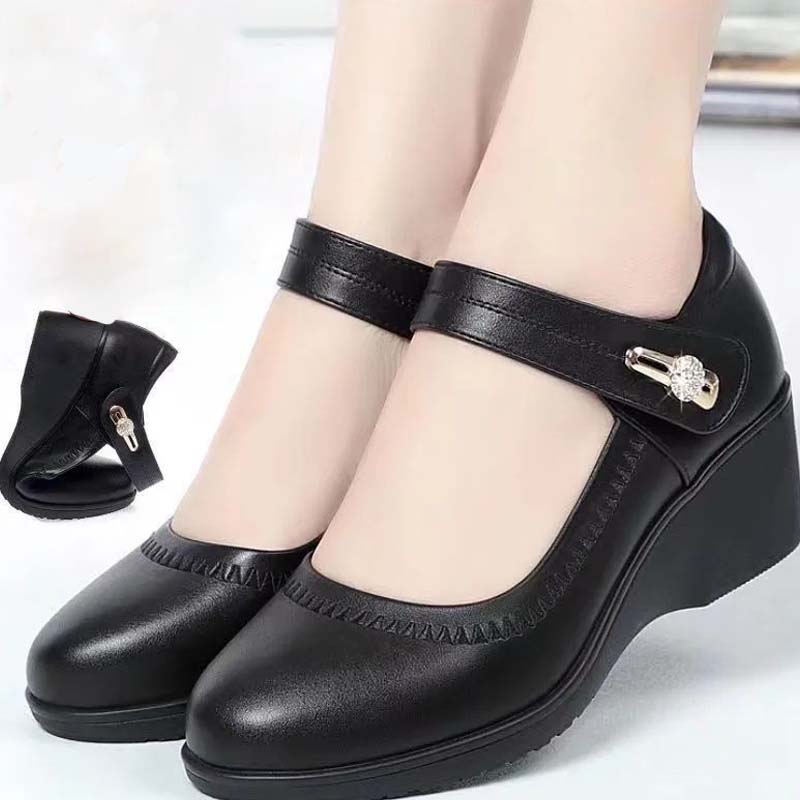 Women’s Graceful Shoes With Soft Soles