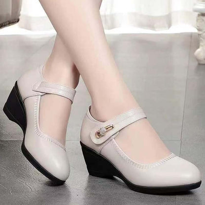 Women’s Graceful Shoes With Soft Soles