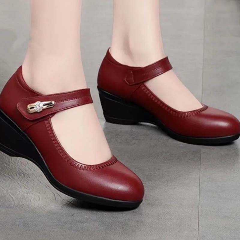 Women’s Graceful Shoes With Soft Soles